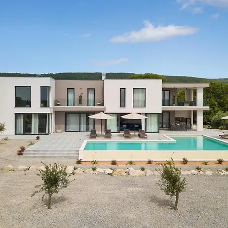 Km 5 Bedroom With Pool And Garden Brdo (Rasa)