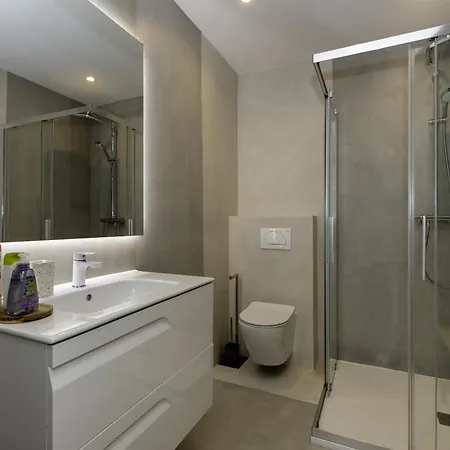 빌라 Km 5 Bedroom With Pool And Garden