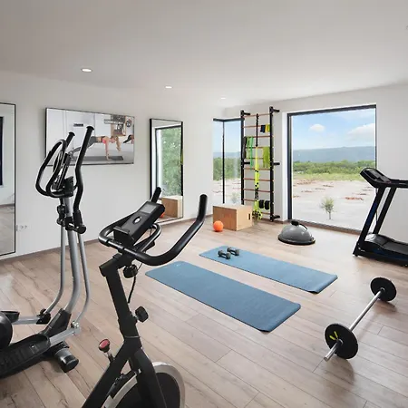 빌라 Km 5 Bedroom With Pool And Garden Brdo (Rasa)