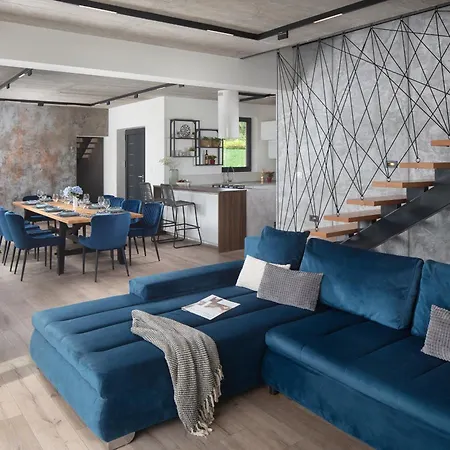 빌라 Km 5 Bedroom With Pool And Garden *