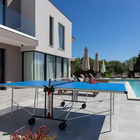 Βίλα Km 5 Bedroom With Heted Pool And Garden
