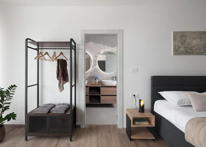 Villa Km 5 Bedroom With Pool And Garden Brdo